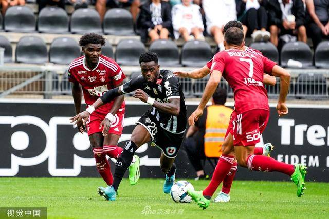 里昂客场战布雷斯特,期待一场胜利 里昂客场战布雷斯特,期待一场胜利