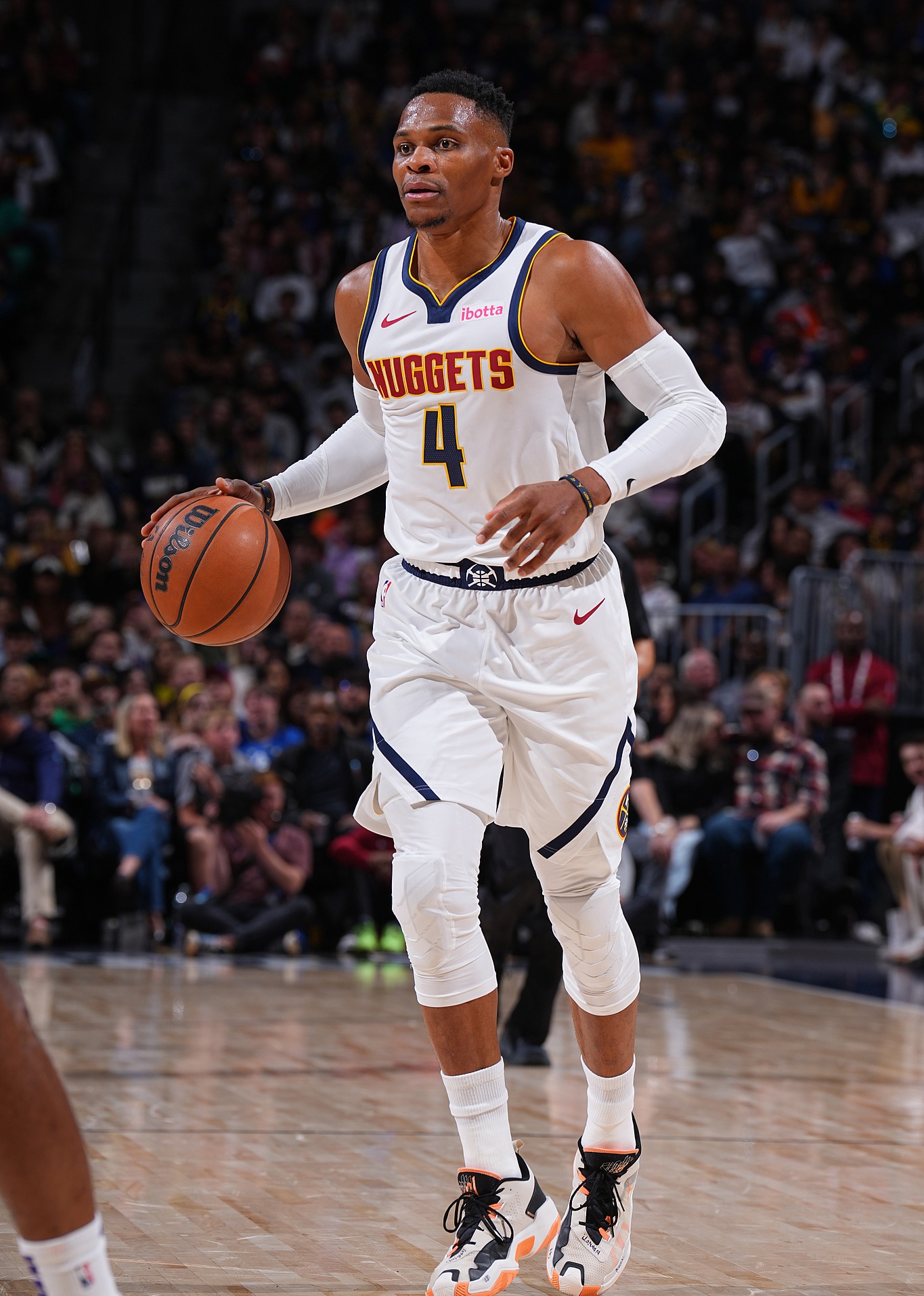 篮球宝藏!掘金队新秀莫里斯展现出色表现 篮球宝藏!掘金队新秀莫里斯展现出色表现